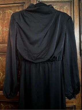 Black Long-Sleeve Midi Dress